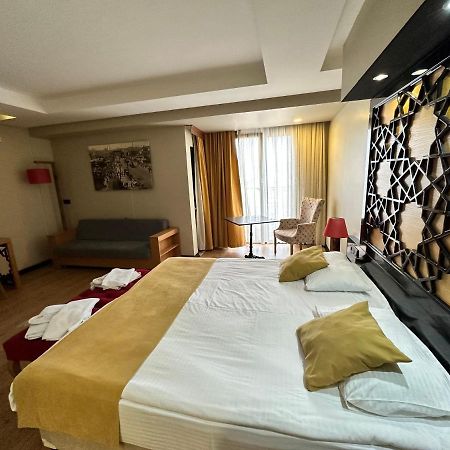 Vvr Hotel Istanboel Buitenkant foto